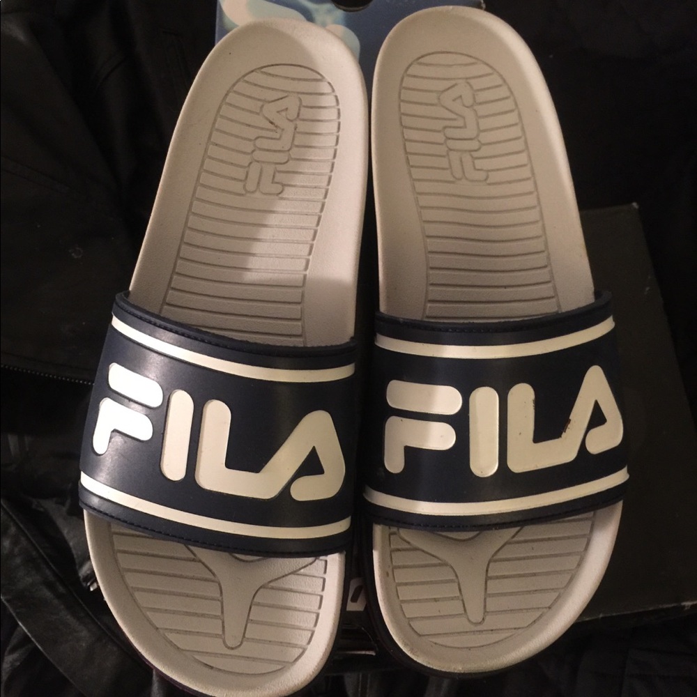 FILA SLIDES